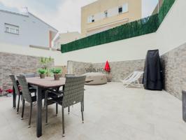 Casa unifamiliar con terraza, garaje y buhardilla en La Collada photo 0