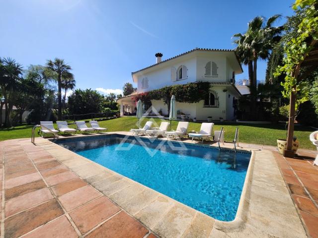 Villa En venta en Sierra Blanca, Marbella photo 0