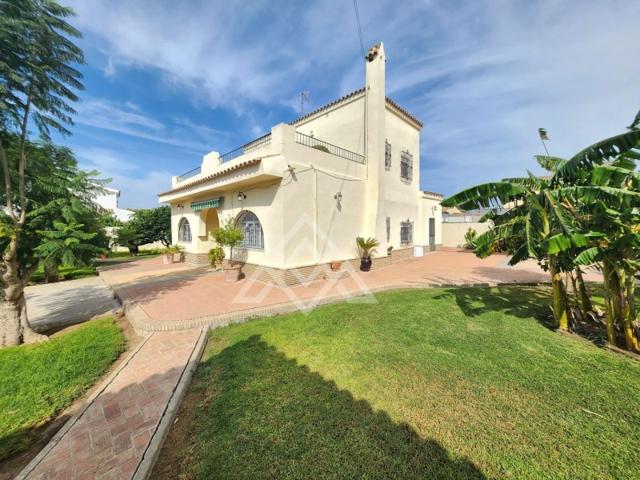 Unifamiliar Separadas En venta en Chiclana De La Frontera photo 0