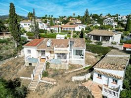 Unifamiliar Separadas En venta en Elviria, Marbella photo 0