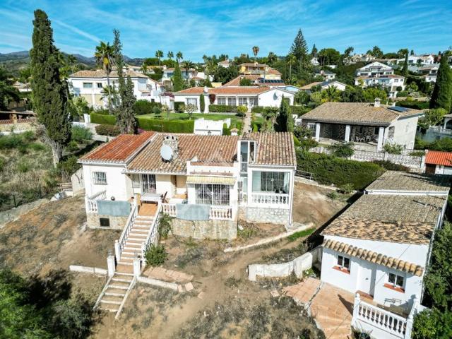 Unifamiliar Separadas En venta en Elviria, Marbella photo 0