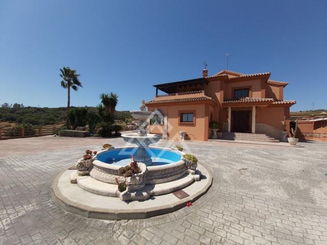 Unifamiliar Separadas En venta en Estepona photo 0