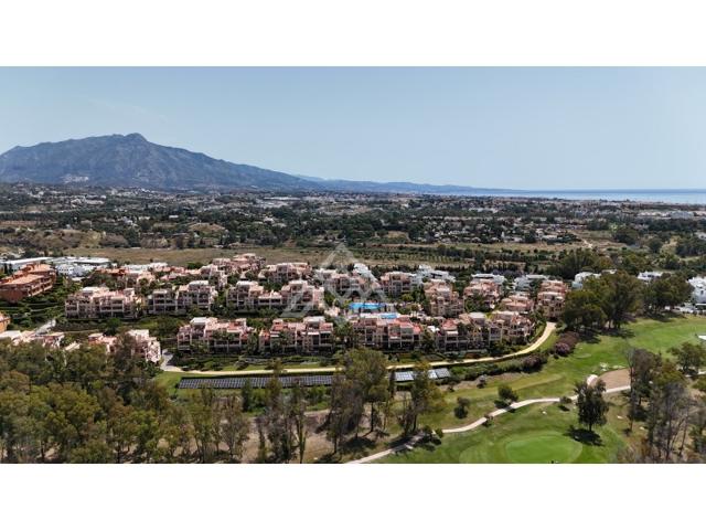  Ático En venta en Estepona photo 0