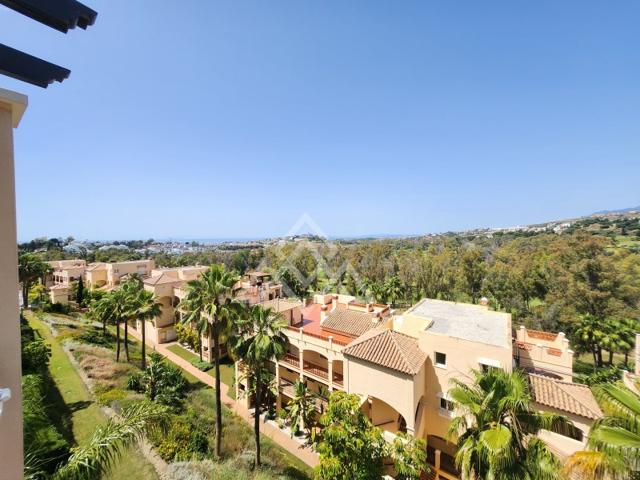  Ático En venta en Estepona photo 0
