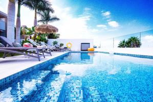 Exclusiva Villa Pareada Frente al Golf de Costa Adeje photo 0