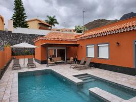 Villa en Adeje photo 0