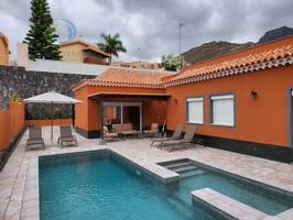 Villa en Adeje photo 0