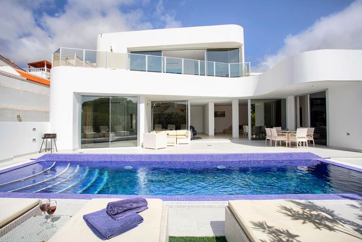 Exclusiva Villa de Lujo en el Corazón de Costa Adeje photo 0