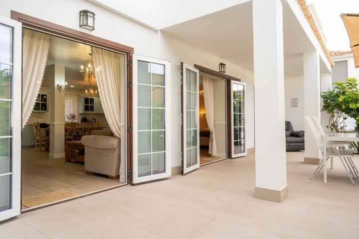 Exclusiva Casa con Jardín y Piscina en Chayofa photo 0