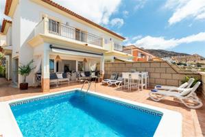 Exclusiva Casa en El Madroñal con Vistas al Mar y Piscina Privada photo 0