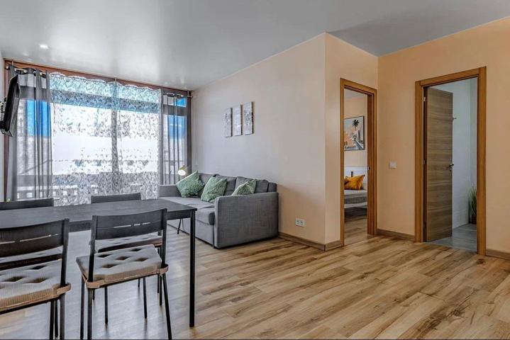 Amplio apartamento reformado en Playa de las Américas photo 0