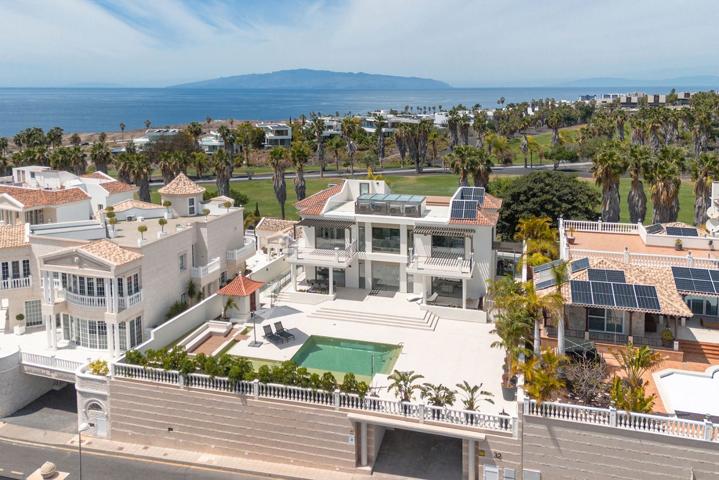 Villa de Luz: lujo exclusivo en Golf Costa Adeje photo 0
