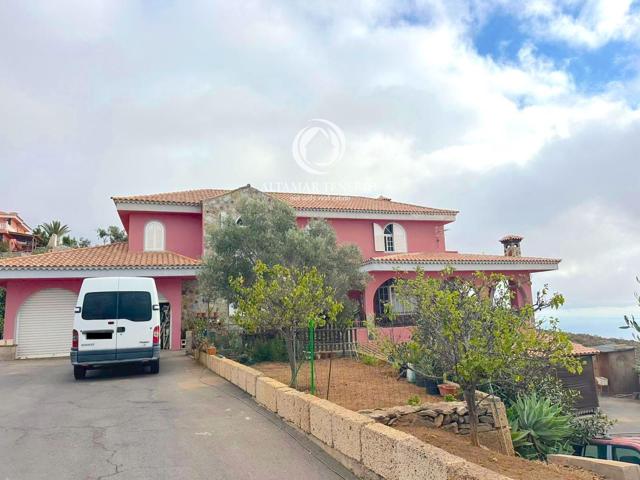 Chalet en La Concepción, Adeje: oportunidad única de inversión photo 0