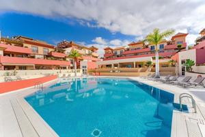 Apartamento en lujosa zona El Duque photo 0