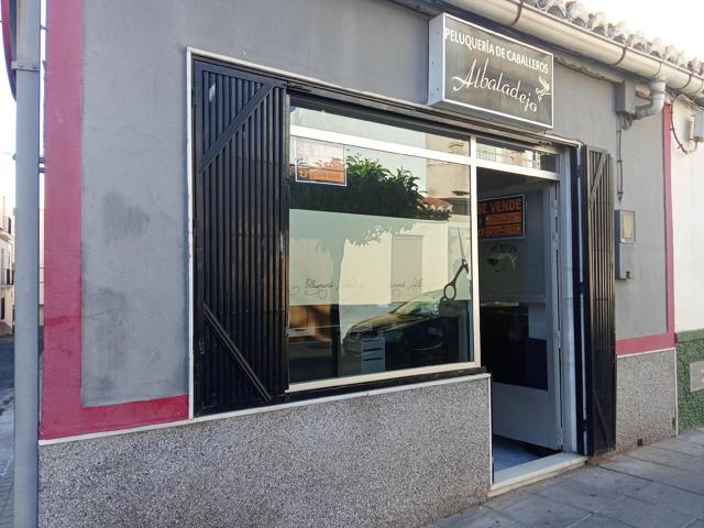 Local En venta en Motril photo 0