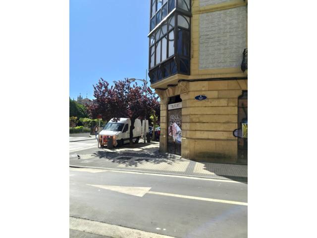 Local comercial en alquiler en Centro photo 0