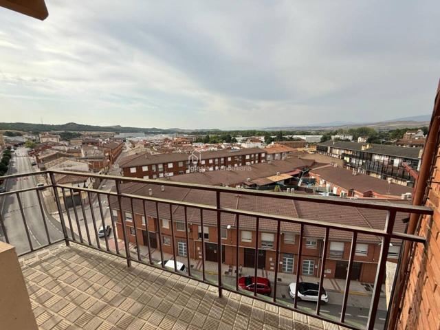 Piso en venta en Lodosa photo 0