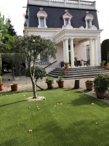 Casa-Chalet en Venta en Montmelo Barcelona photo 0
