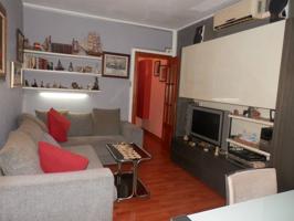 Venta de un piso en Bàscara photo 0