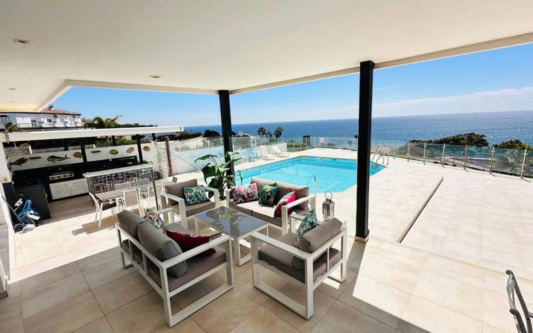 Villa En venta en Manilva photo 0