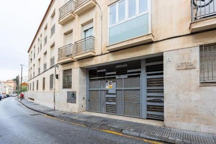 Parking En venta en Capuchinos photo 0