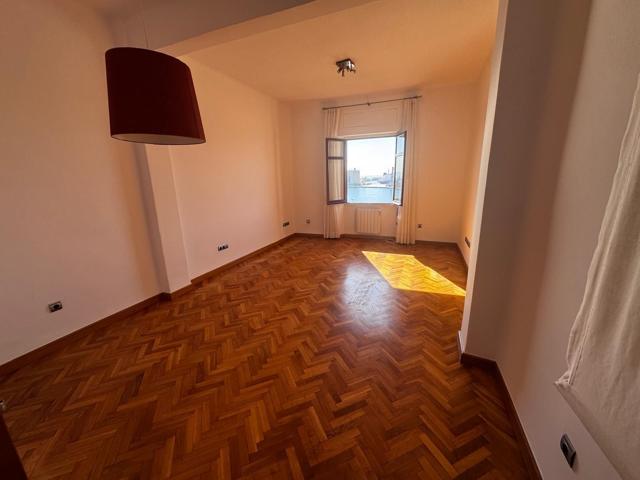 Piso En alquiler en Ensanche centro photo 0