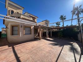 Villa En venta en Guardamar del Segura photo 0