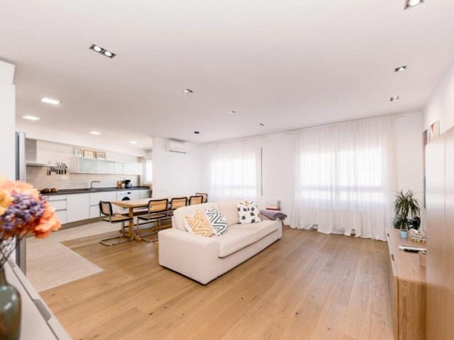 Piso En venta en Sant Boi De Llobregat photo 0