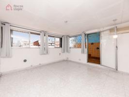 Piso En venta en Barcelona photo 0