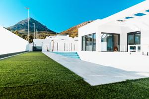 Villa En venta en Polop photo 0