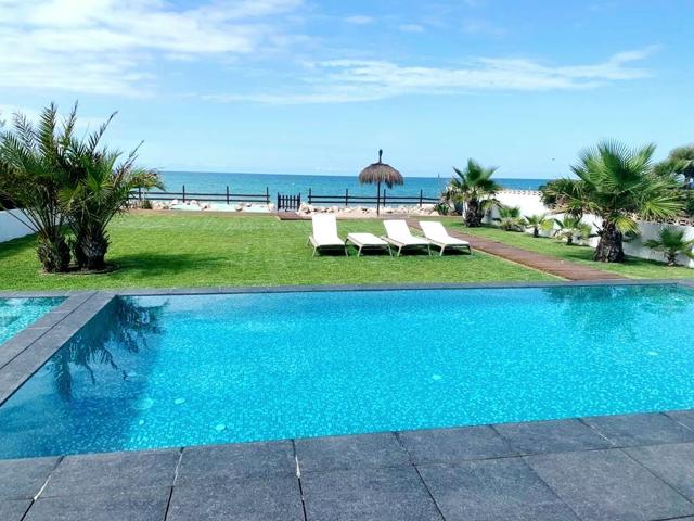 Villa En venta en Dénia photo 0