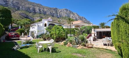 Villa En venta en Dénia photo 0