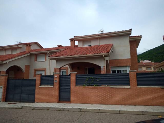 Venta de Chalet Pareado en La Adrada photo 0