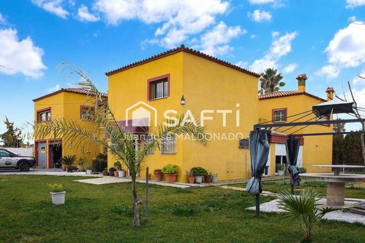 Vive el Mar: Tu Chalet Exclusivo en Benicarló ¡Donde el lujo se funde con la brisa marina! photo 0