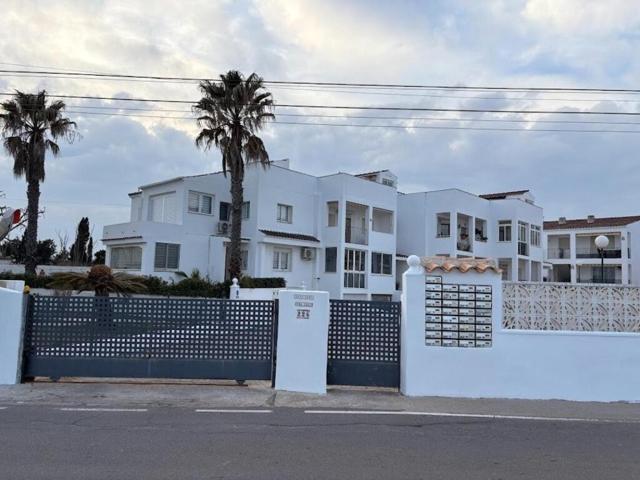 ¡Vive a solo 50 metros del mar en Peñíscola! Adosado con vistas, garaje y terraza-solárium. photo 0