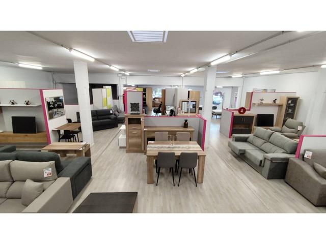 Local en venta en Llevant photo 0