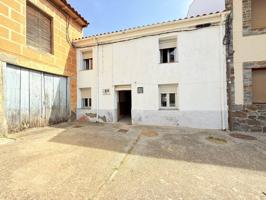 Casa más terrenos en Brime de Urz photo 0