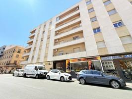Piso actualizado en plena Avda. Italia photo 0