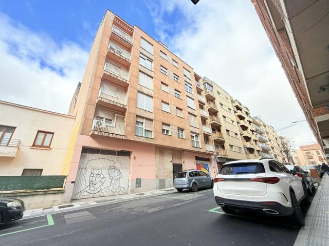 Piso y garaje en Barrio del Oeste photo 0