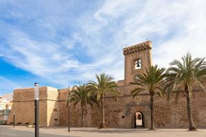 Venta de apartamento en Santa pola, de 70m2 con 2 dormitorios y 1 baño photo 0