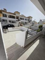 Venta de piso en Orihuela costa, de 65m2 con 2 dormitorios y 1 baño photo 0