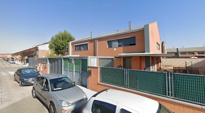 Villa En venta en Alovera photo 0