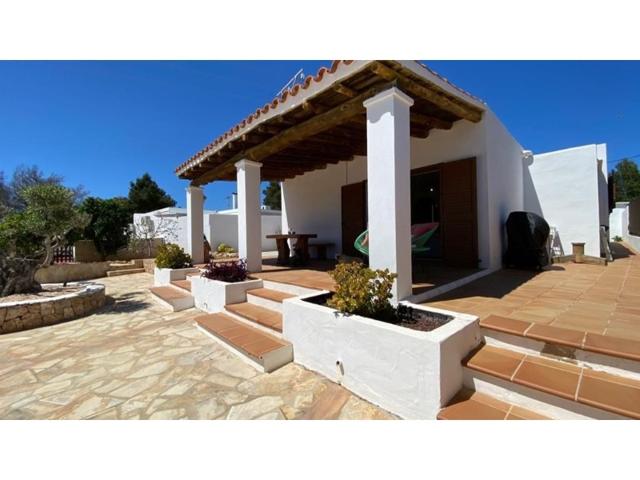 Villa En venta en Santa Eulària Des Riu photo 0