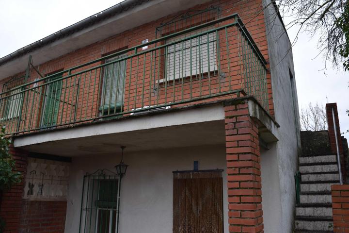 Unifamiliar Pareada En venta en Escalona photo 0