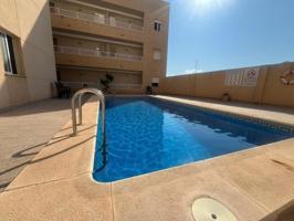 Acogedor piso de 2 dormitorios con piscina comunitaria en Los Montesinos photo 0