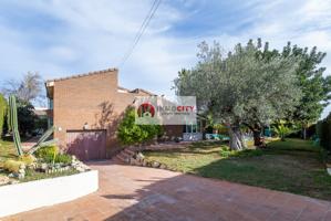Villa En venta en Chiva photo 0