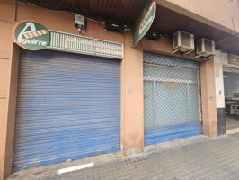 Local En venta en En Corts photo 0