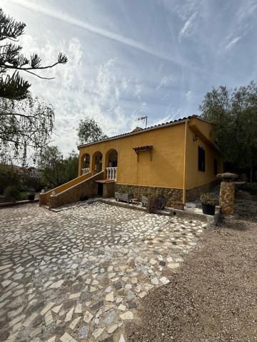 Villa En venta en Montroy photo 0