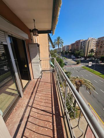 Piso En venta en En Corts photo 0