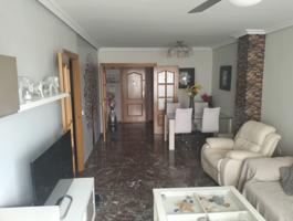 Piso En venta en Malilla photo 0